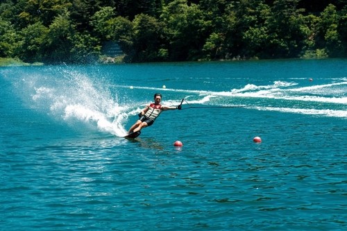 수상스키 타는 선수/단양군 제공