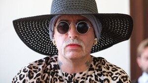 "난 오늘부터 여자" 성별자기결정법, 극우 인사의 ‘역이용’ 논란